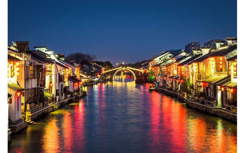 文旅夜游燈光應(yīng)該怎么做才能帶來更多的游客？